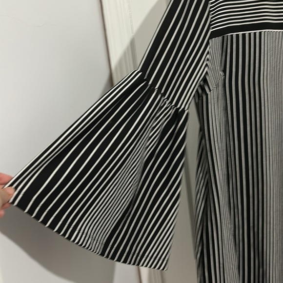 New York and Company vertical striped thick winter dress.  Size XXL - Picture 2 of 9